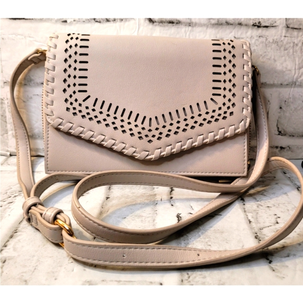 MODA LUXE Envelope Purse Crossbody Gray Small 8" X 5.5" Cellphone Boho Cutout